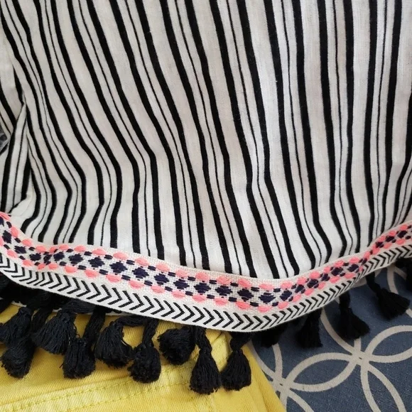 💋Boho hippie fringe shirt tank top size small - Picture 2 of 3